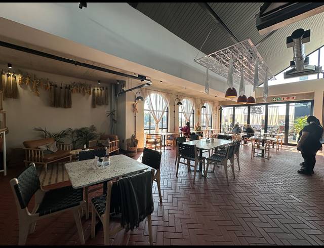 51M² OFFICE TO LET IN ROOIHUISKRAAL NORTH